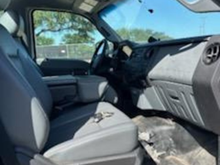 2016-ford-f550-image-11