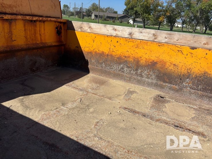 1990-international-4700-image-36