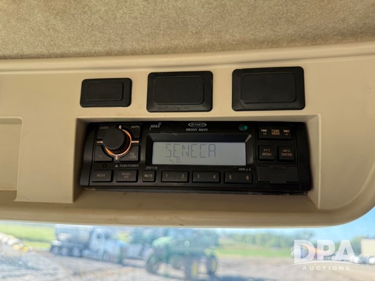 2021-john-deere-f4365-image-122