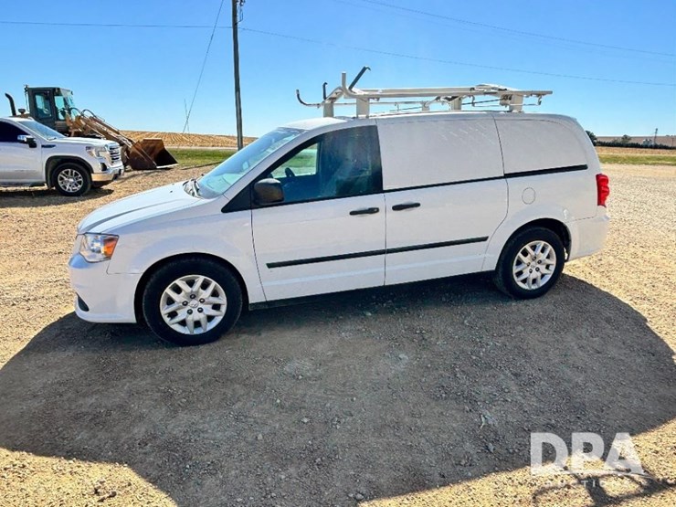 2014-dodge-ram-van-image-10