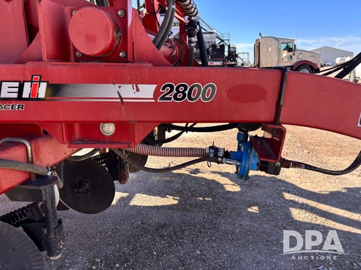 2002-case-ih-2800-image-37
