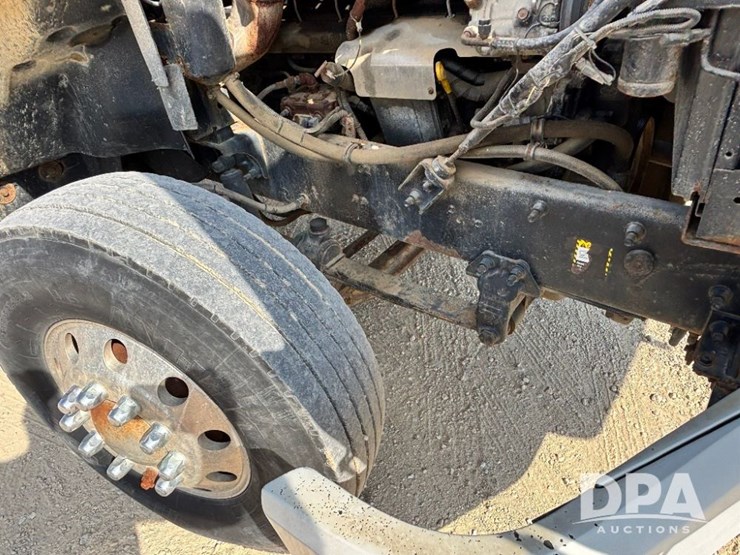 2000-mack-ch613-image-38