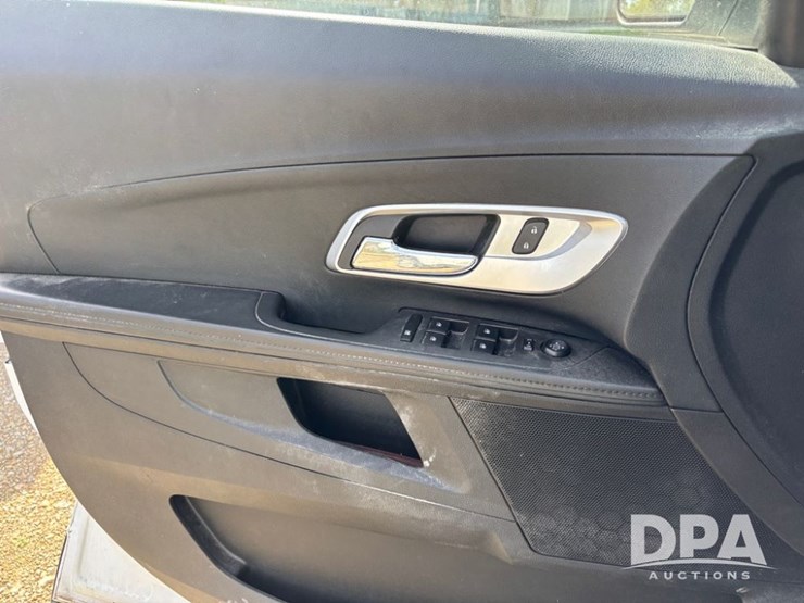 2015-chevy-equinox-(dr12336-unit-0999)-image-38