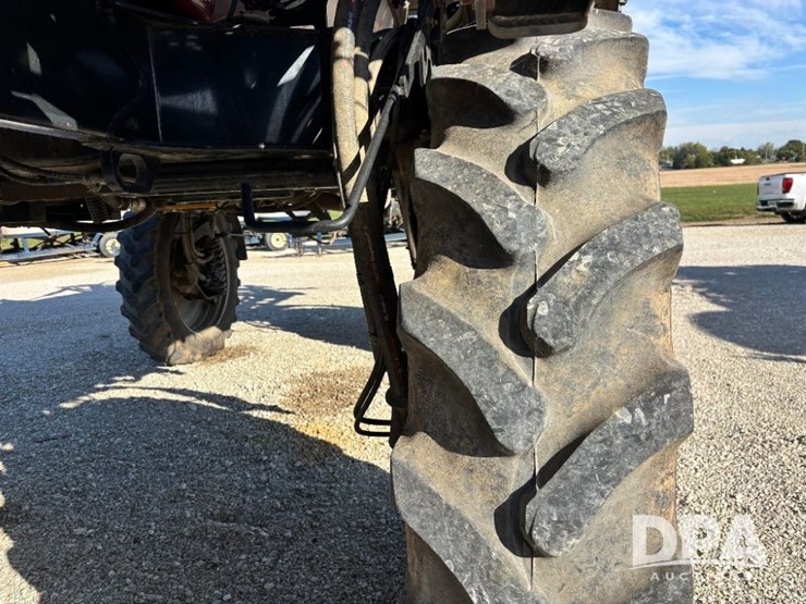 2015-case-ih-patriot-4440-image-31