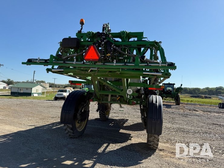 2021-john-deere-r4044-image-18