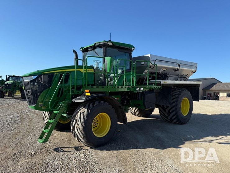 2023-john-deere-800r-image-29