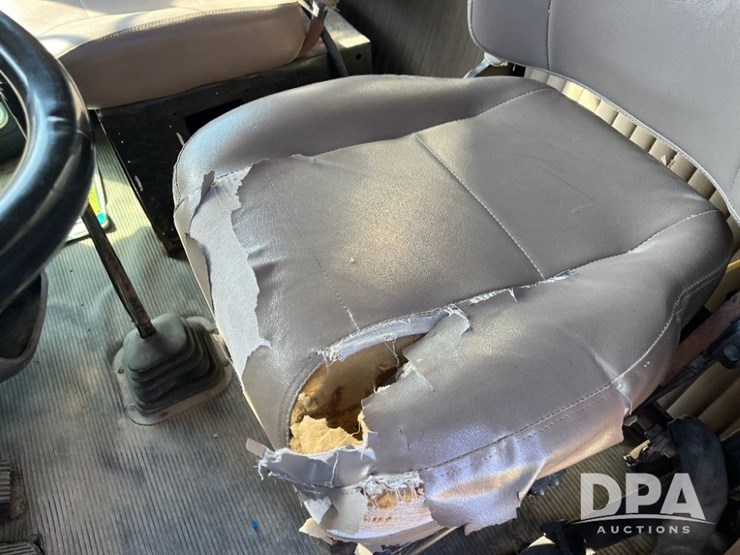 2002-kenworth-t800-image-47