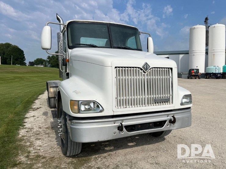 2001-ihc-9100-truck-(jn2647,-unit-32347)-image-3