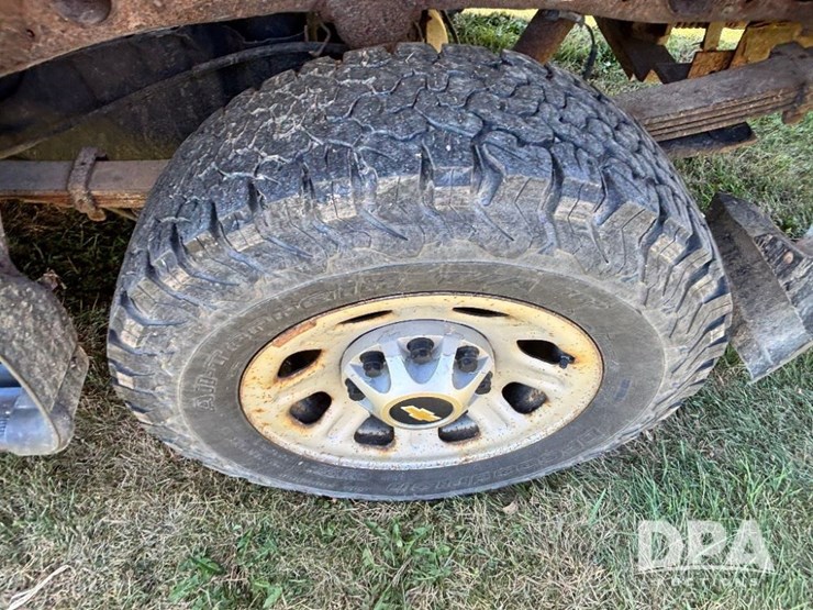2012-chevrolet-2500hd-image-28