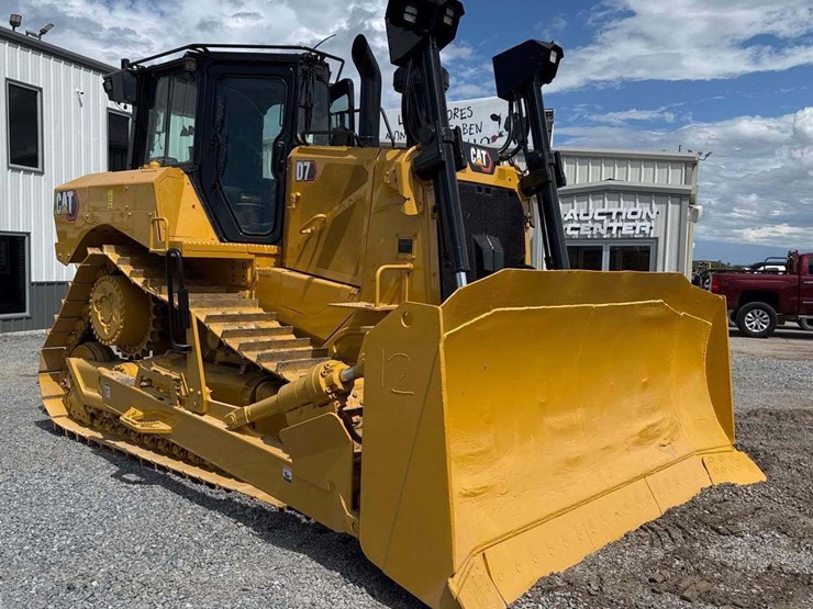 2021-caterpillar-d7-lgp-image-1