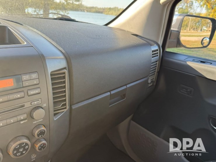 2004-nissan-armada-se-image-16