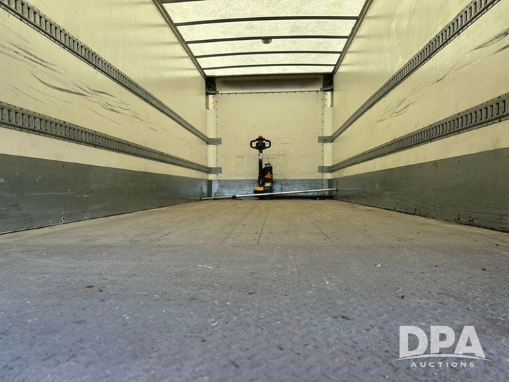 2014-kenworth-t370-image-27