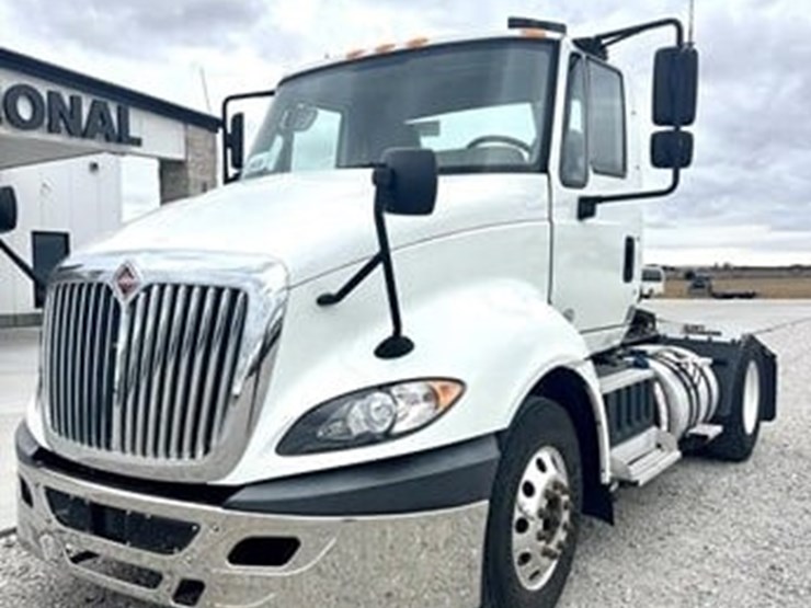 2018-international-prostar-image-3