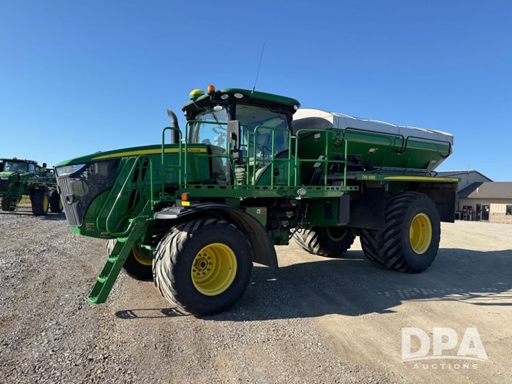 2021-john-deere-f4365-image-30