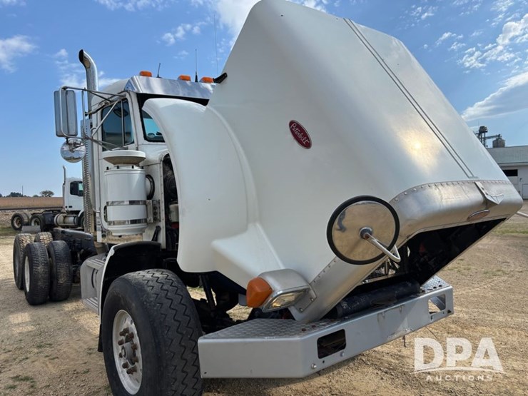2001-peterbilt-357-image-25