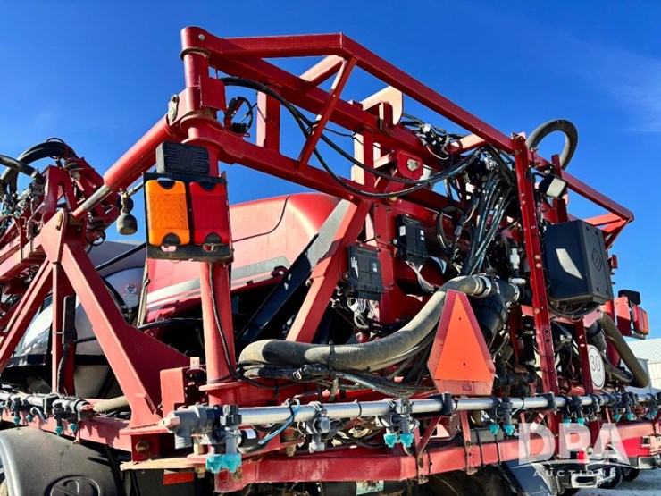 2015-case-ih-patriot-4440-image-83