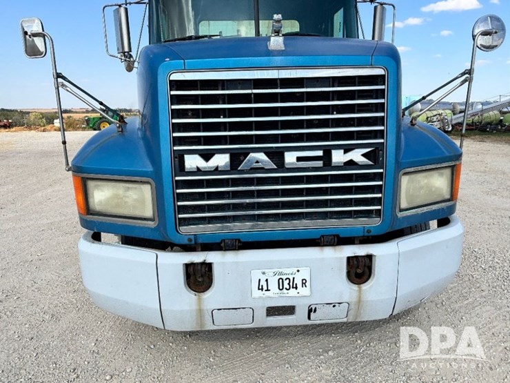 2000-mack-ch613-image-27