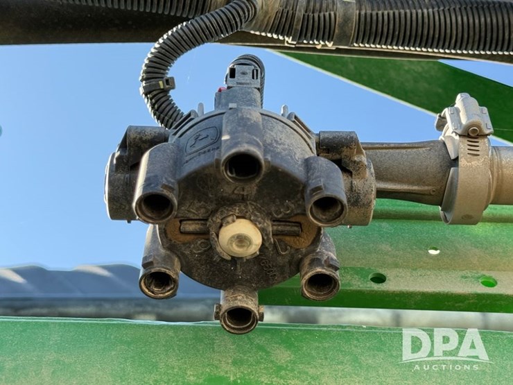 2021-john-deere-r4044-image-85