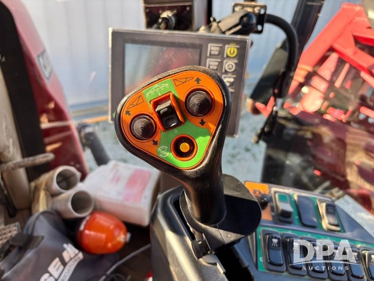 2015-case-ih-patriot-4440-image-118