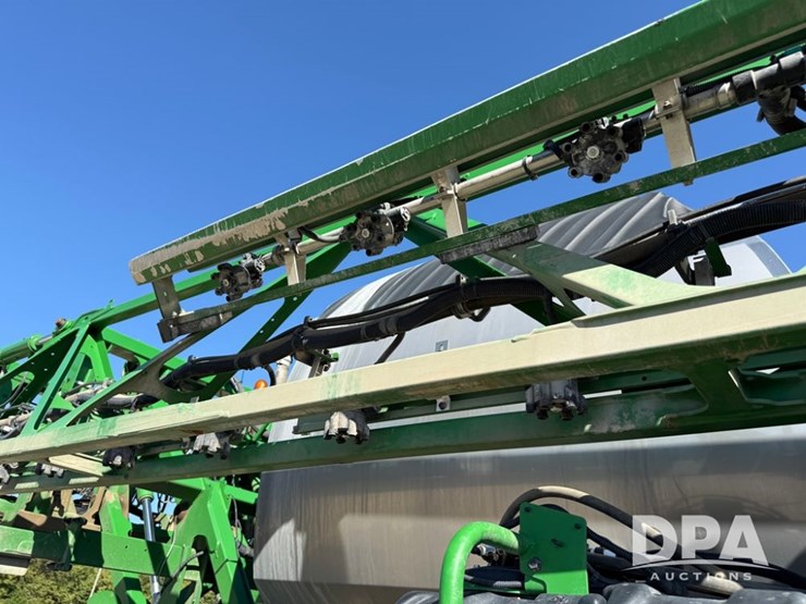 2021-john-deere-r4044-image-101