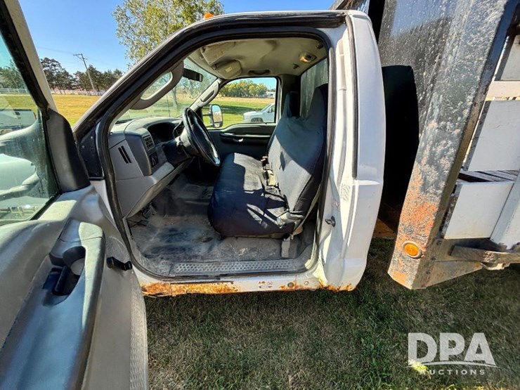 2003-ford-f450-xl-image-47