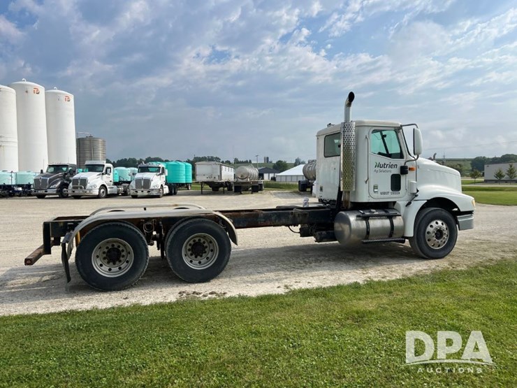 2001-ihc-9100-truck-(jn2647,-unit-32347)-image-8