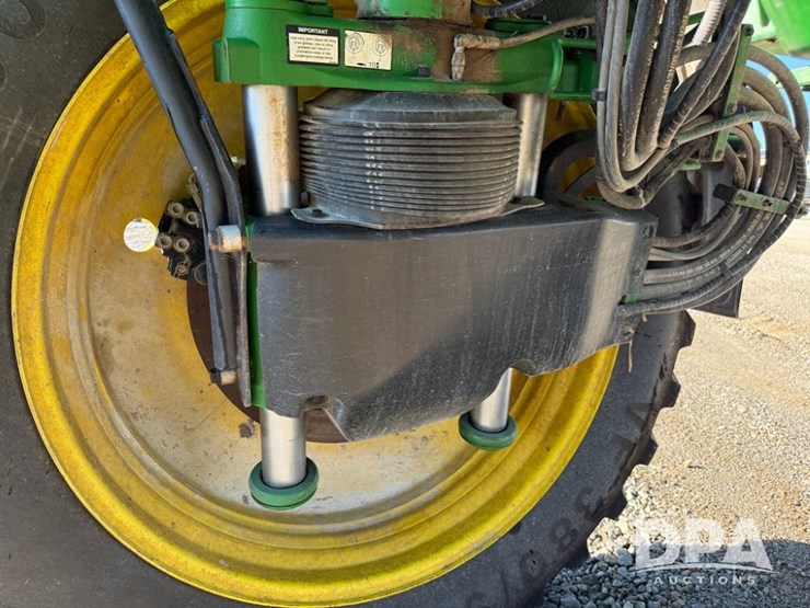 2021-john-deere-r4044-image-54