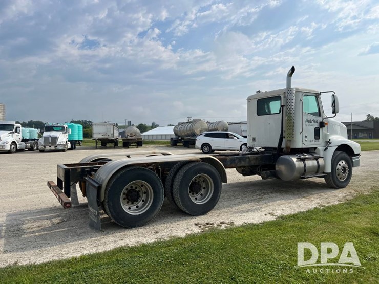 2001-ihc-9100-truck-(jn2647,-unit-32347)-image-9