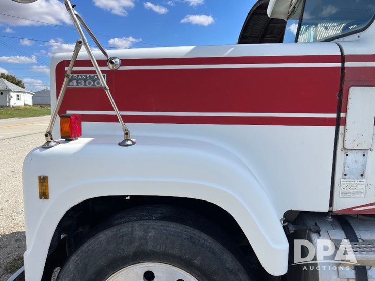 1984-international-transtar-4300-image-11