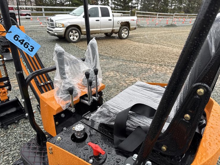 #6463-•-unused-future-ft13-mini-excavator-image-13