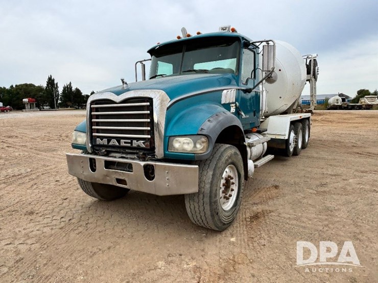 mack-granite-gu713-image-2