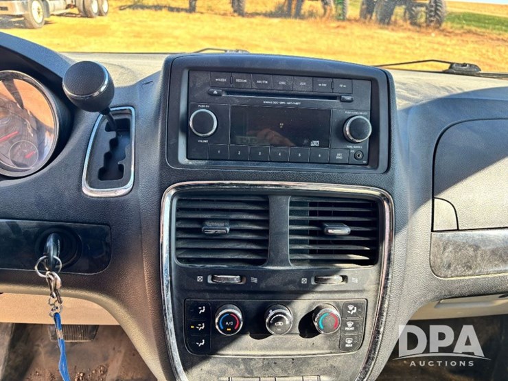 2014-dodge-ram-van-image-64