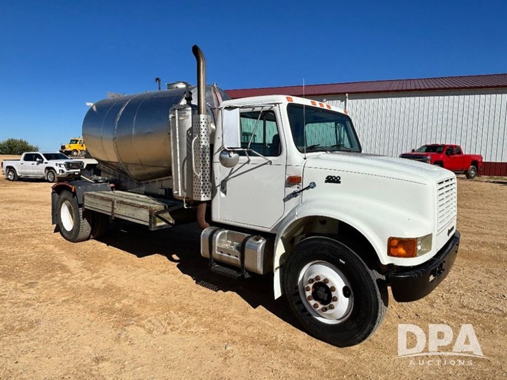 1999-ihc-4700-liquid-nurse-truck-(gp11652,-unit-126458)-image-2