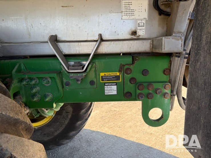 2023-john-deere-800r-image-89
