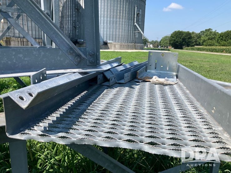 grain-leg-tower-(pz13753)-image-40