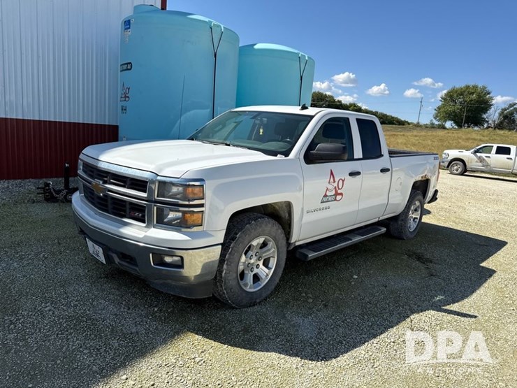 2014-chevrolet-silverado-image-24