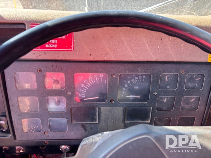 1990-international-4700-image-58