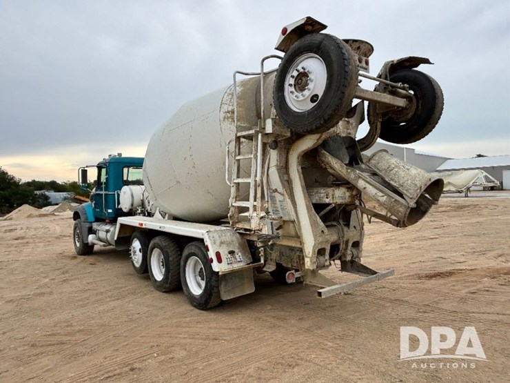 mack-granite-gu713-image-16
