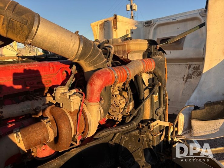 2008-peterbilt-386-image-29