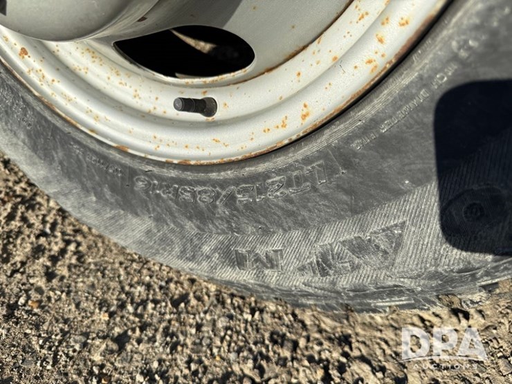 2002-gmc-3500-image-35