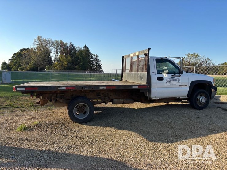 2001-gmc-3500-image-9