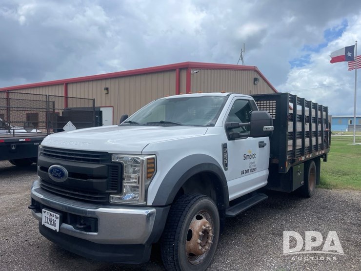 2019-ford-f550-image-1