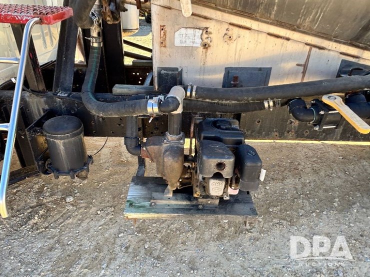 1999-ihc-4700-liquid-nurse-truck-(gp11652,-unit-126458)-image-29