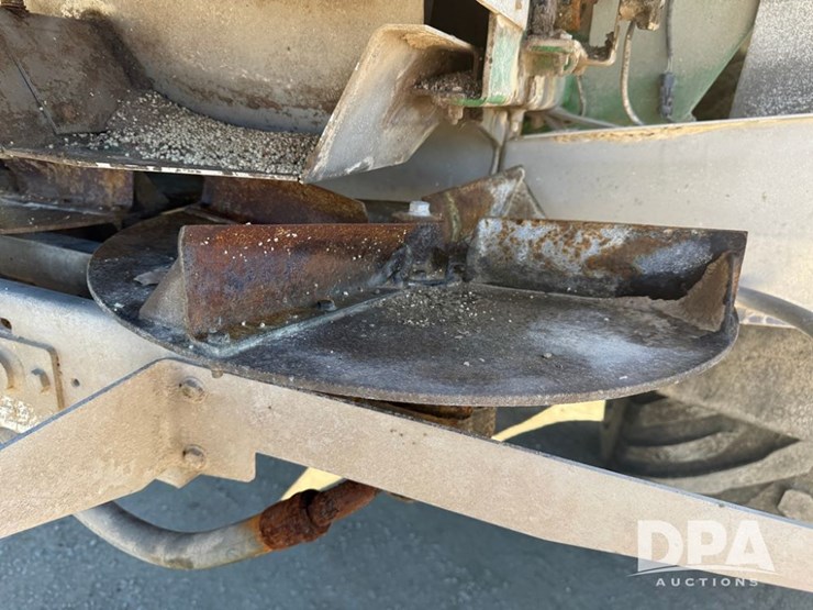 2021-john-deere-f4365-image-67