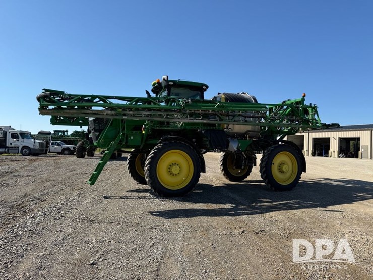 2021-john-deere-r4044-image-33