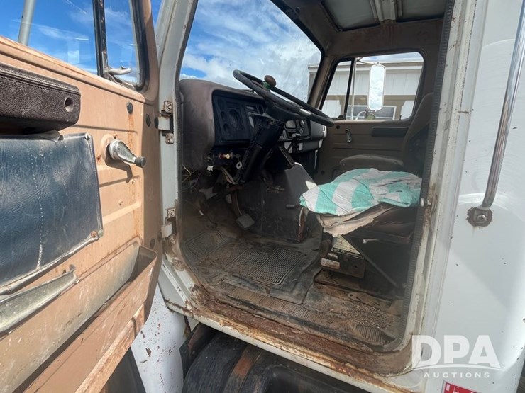 1982-international-s1900-image-5