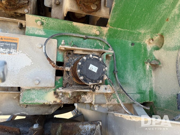 2021-john-deere-f4365-image-71