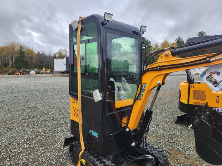 #6459-•-unused-future-ft13c-mini-excavator-image-12