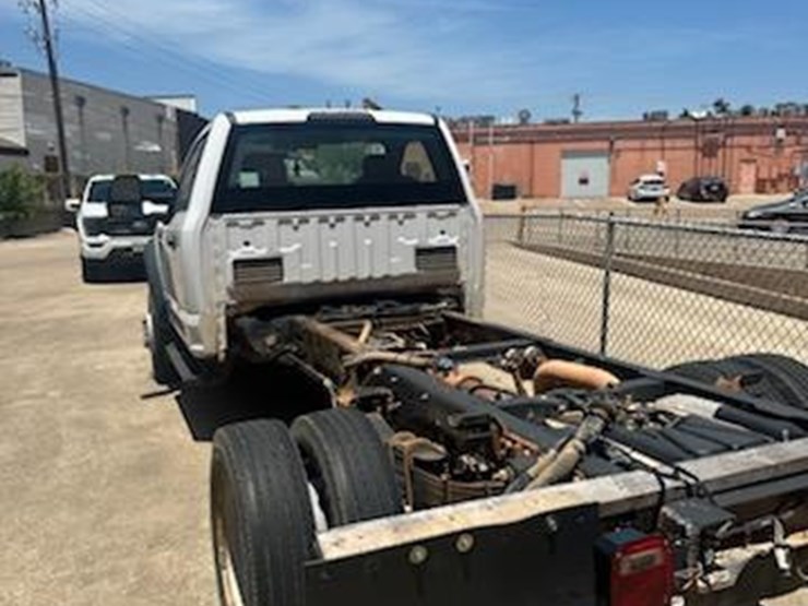 2019-ford-f550-image-3