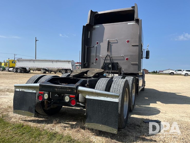 2014-peterbilt-386-image-10